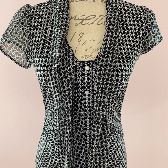 Elegant Black and White Women's WHBM Top Size XS - Picture 4 of 9
